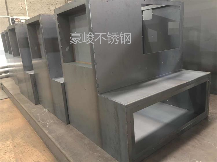 豪峻不銹鋼機(jī)架焊接加工，焊花星閃，焊就七彩人生