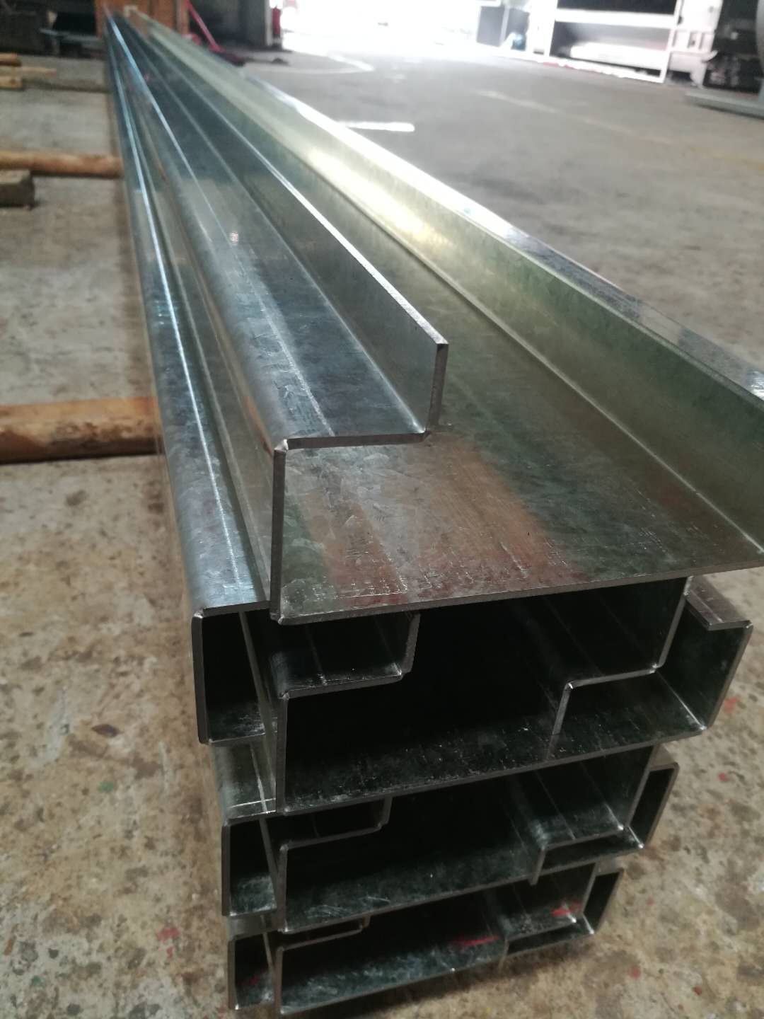 想知道不銹鋼異形件怎么加工嗎？豪峻來告訴你