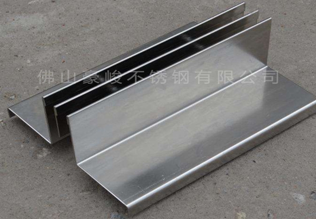 如何選擇合適并且質(zhì)量好的304縫隙式排水蓋板？